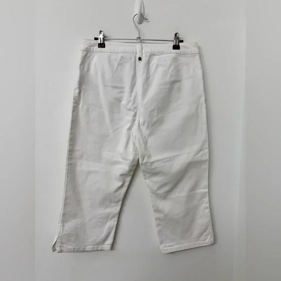 Dana Buchman Capri Jeans - Picture 2 of 3